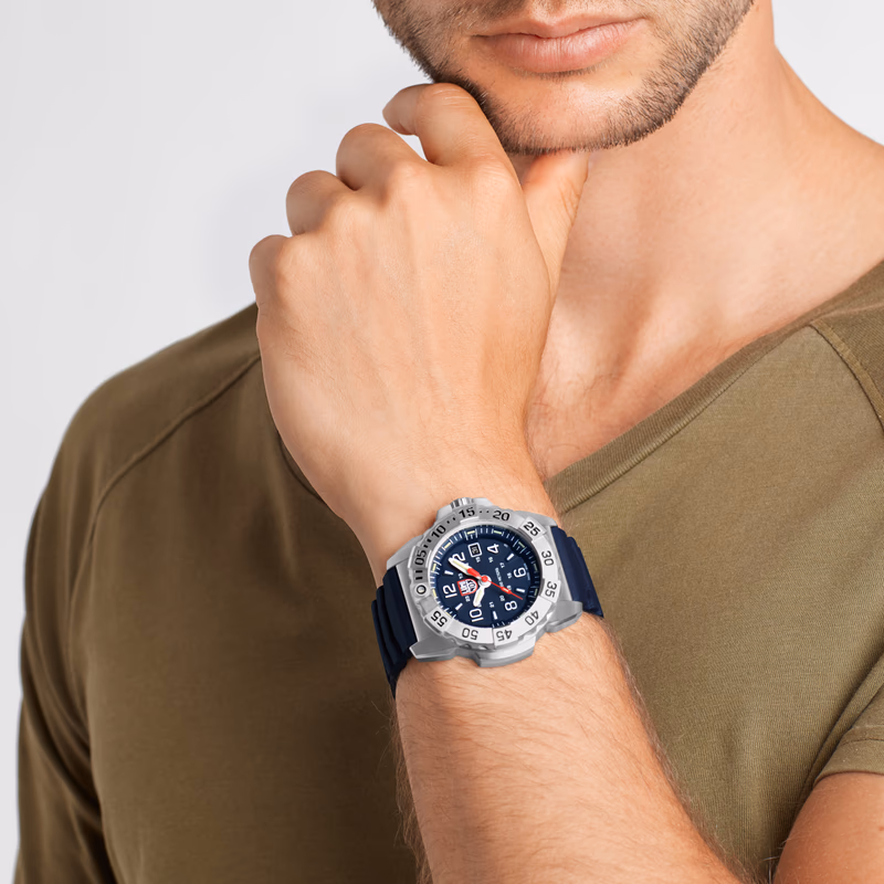 Luminox